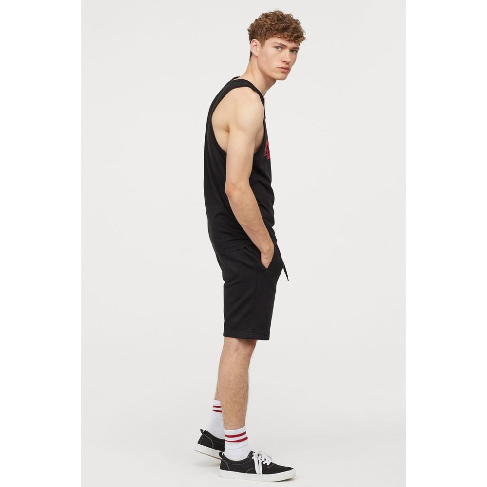 H&M X 怪奇物語 Stranger Things 聯名款 LOGO 膠印設計背心上衣 黑色-細節圖2