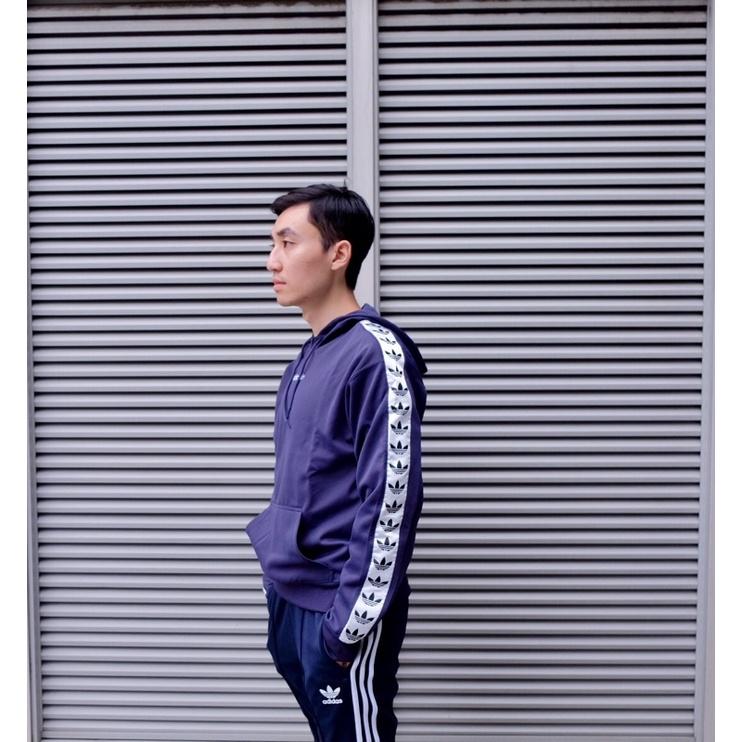 【噢飛炫】ADIDAS TNT TAPE HOODY  復古 三葉草 側袖Logo 長袖連帽T  深藍 XS~L-細節圖7