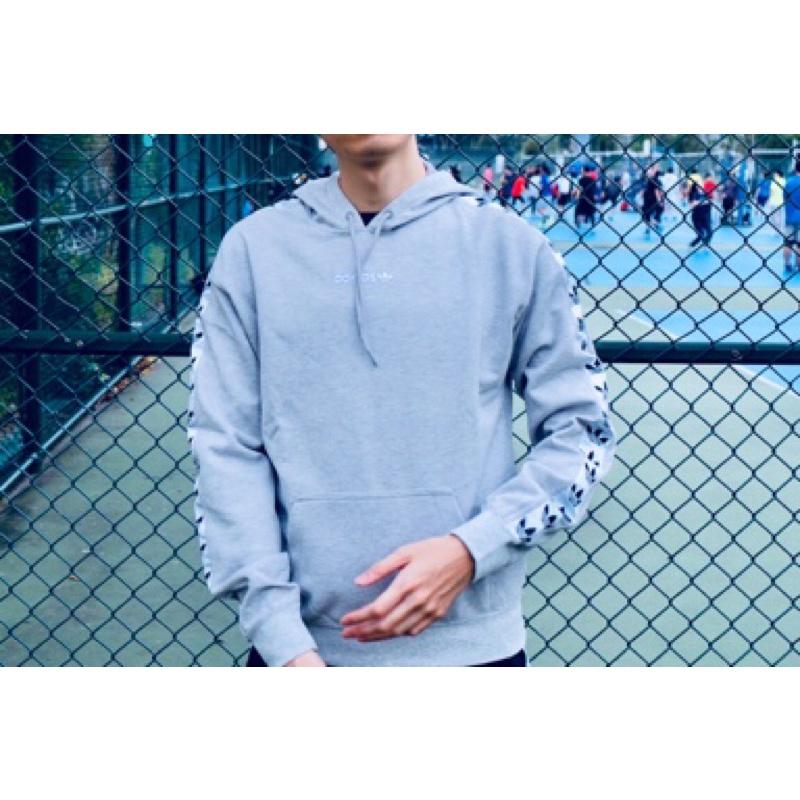 【噢飛炫】ADIDAS TNT TAPE Gery 復古 三葉草 Logo 長袖連帽T  淺灰 L現貨-細節圖2