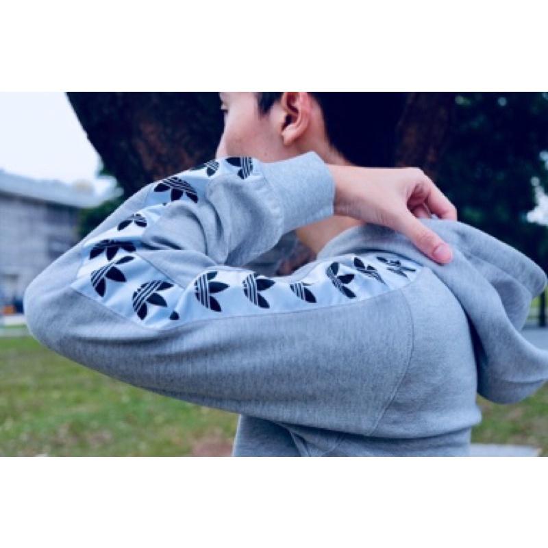 【噢飛炫】ADIDAS TNT TAPE Gery 復古 三葉草 Logo 長袖連帽T  淺灰 L現貨-細節圖6