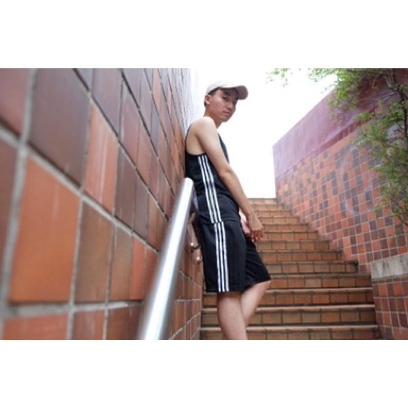 愛迪達 adidas original 復古三葉草logo刺繡 條紋背心 Xs 現貨 黑 男 CV8608-細節圖3