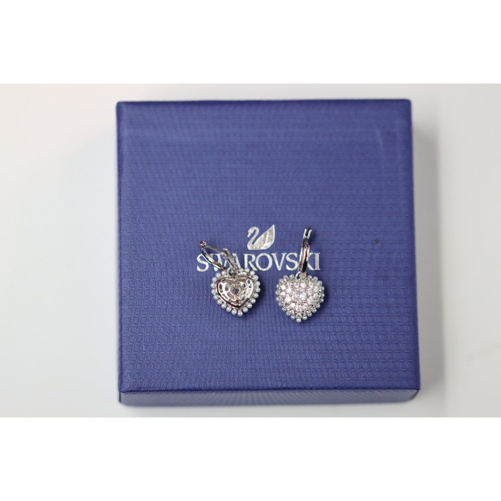 💕59Qoo批發💕女神節禮物❤️❤️ Swarovski 怦然心動 銀色滿鑽愛心耳環 原廠禮盒+購買證明+原廠說明書-細節圖8