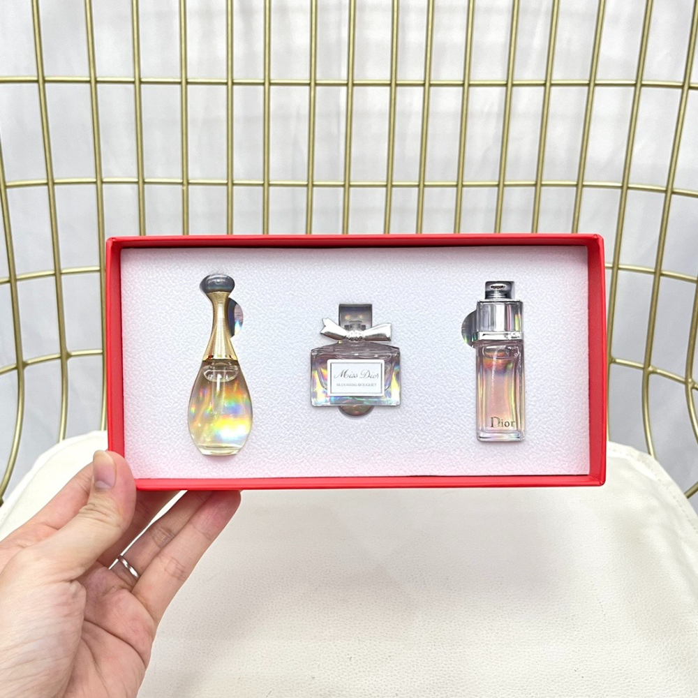 💕59Qoo批發💕迪奧新款小樣香水禮盒✔三件套內含：甜心5ml+魅惑5ml+真我5ml 國免版-細節圖2