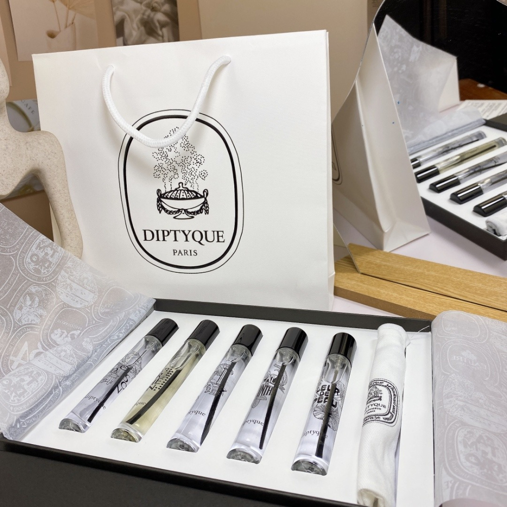 Diptyque 蒂普提克 2023聖誕限量 淡香精禮盒 7.5ml*5-細節圖4
