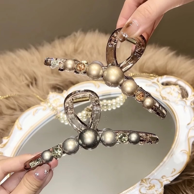 Like.acc 現貨 韓系珍珠水鑽鯊魚夾H585-細節圖2