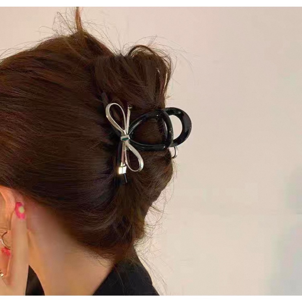 Like.acc 現貨 銀色蝴蝶結🎀抓夾髮夾H615-細節圖2