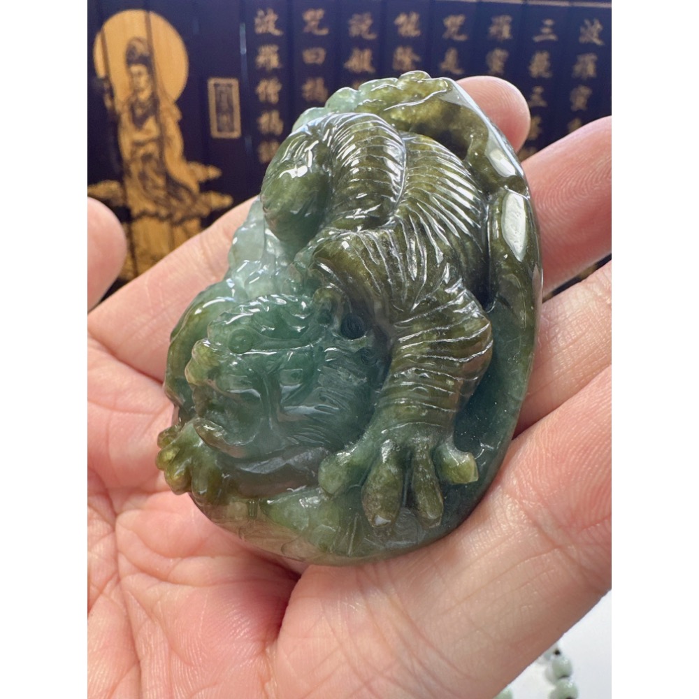 天然翡翠A貨-招財虎爺玉牌掛件 商品編號061909-細節圖5