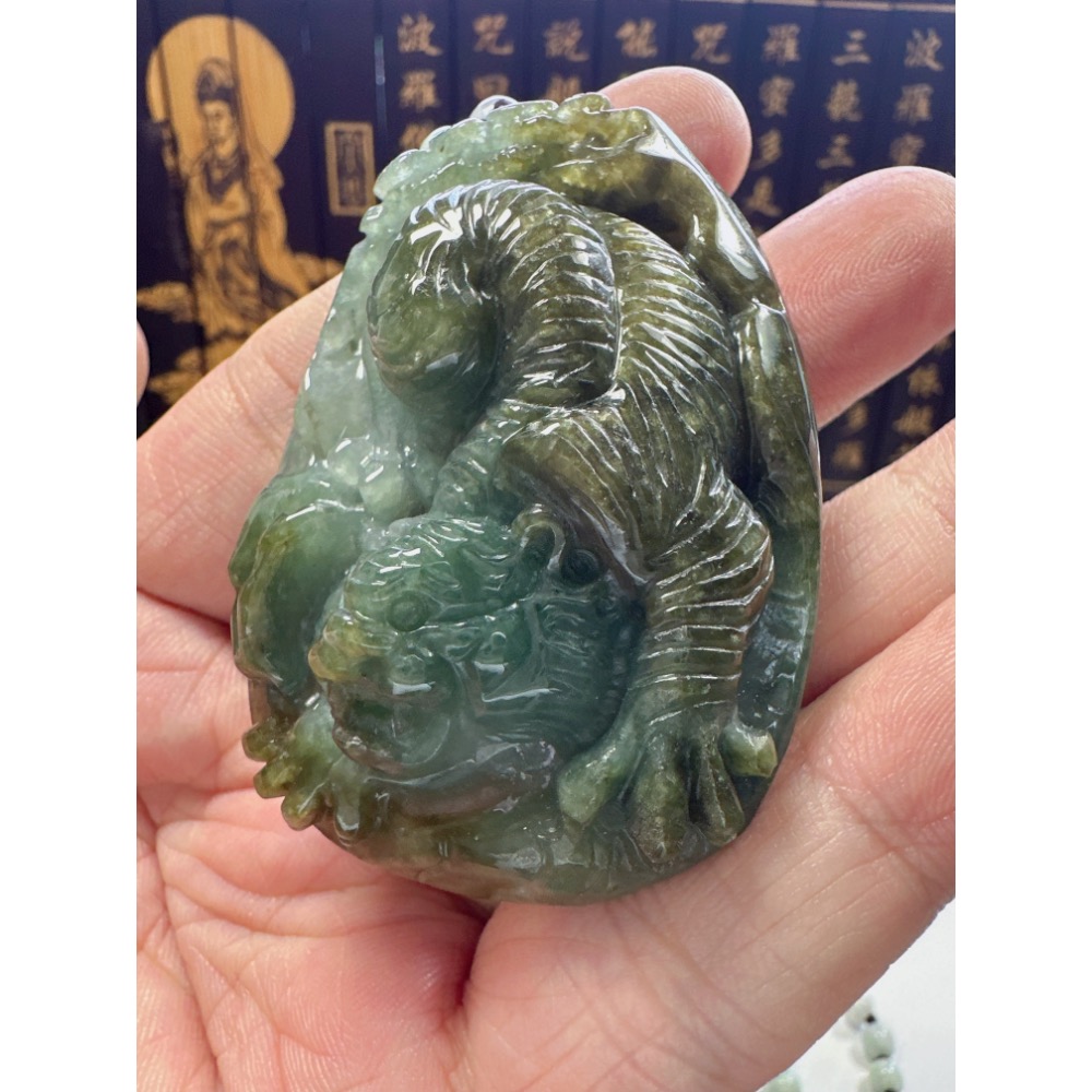 天然翡翠A貨-招財虎爺玉牌掛件 商品編號061909-細節圖6