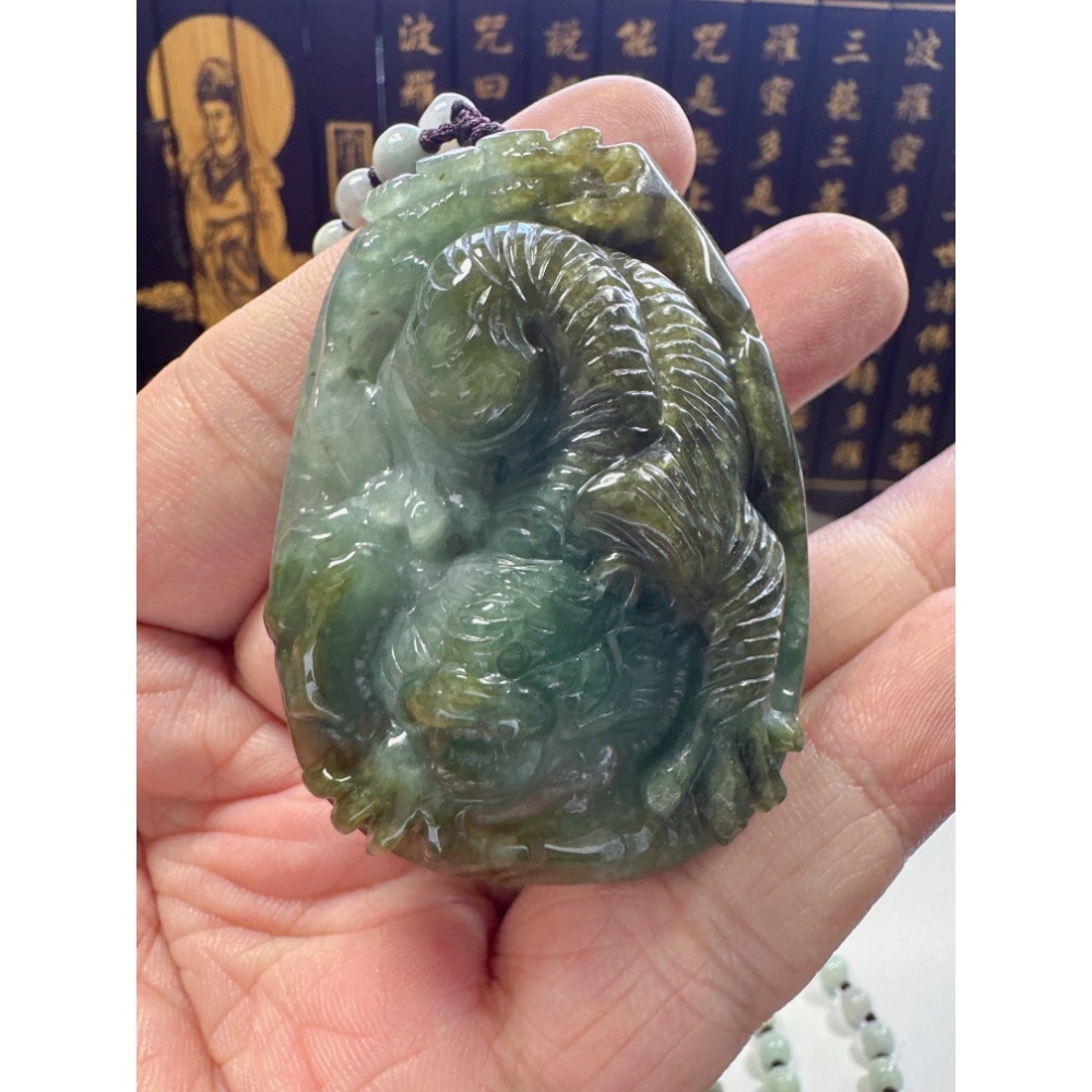 天然翡翠A貨-招財虎爺玉牌掛件 商品編號061909-細節圖7