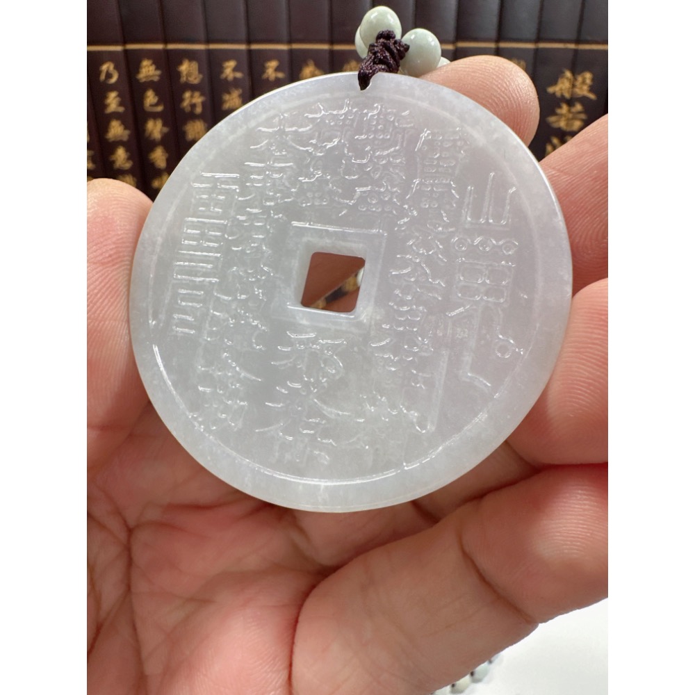 天然翡翠A貨-山鬼花錢雙面雕掛件  商品編號：062303-細節圖4