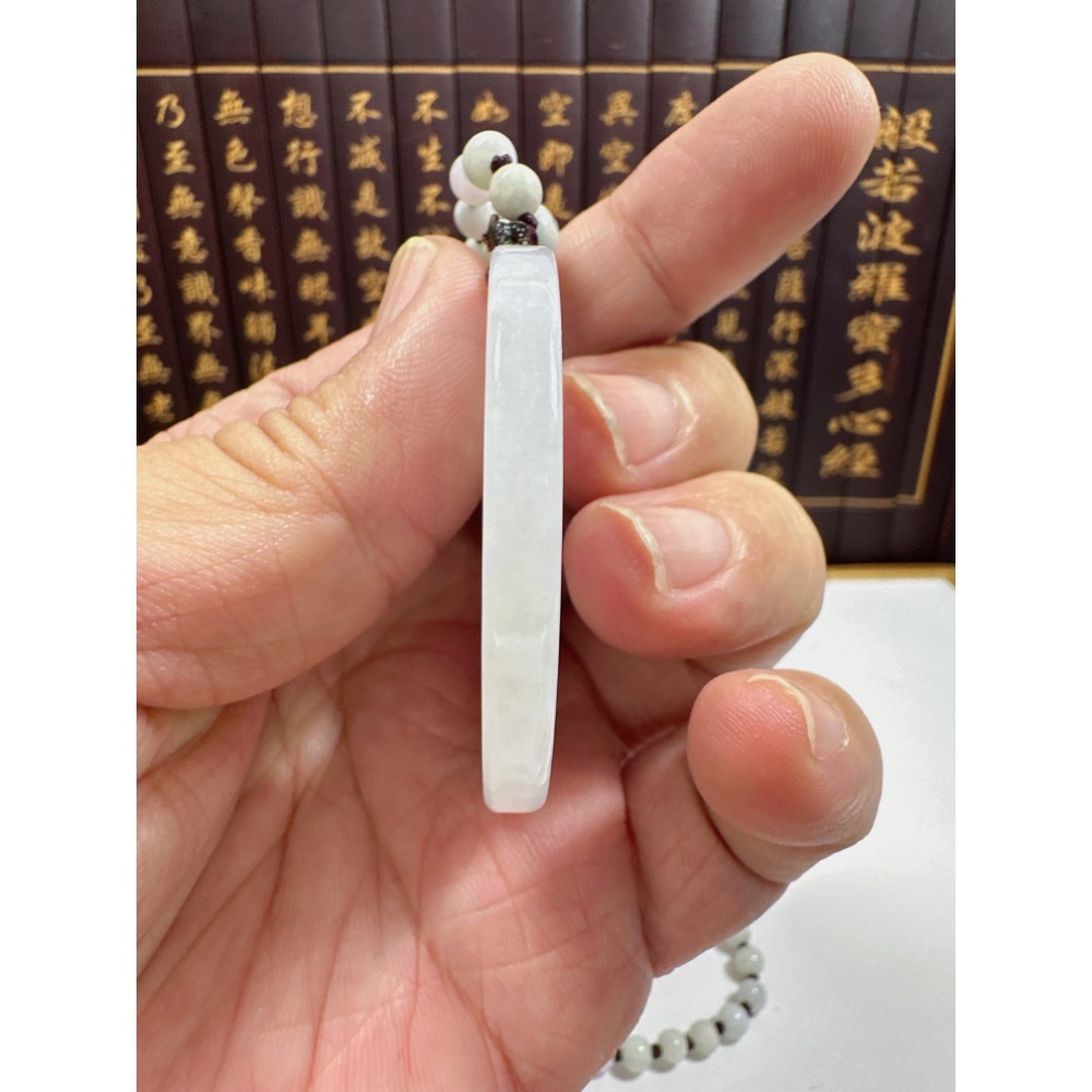 天然翡翠A貨-山鬼花錢雙面雕掛件  商品編號：062303-細節圖7