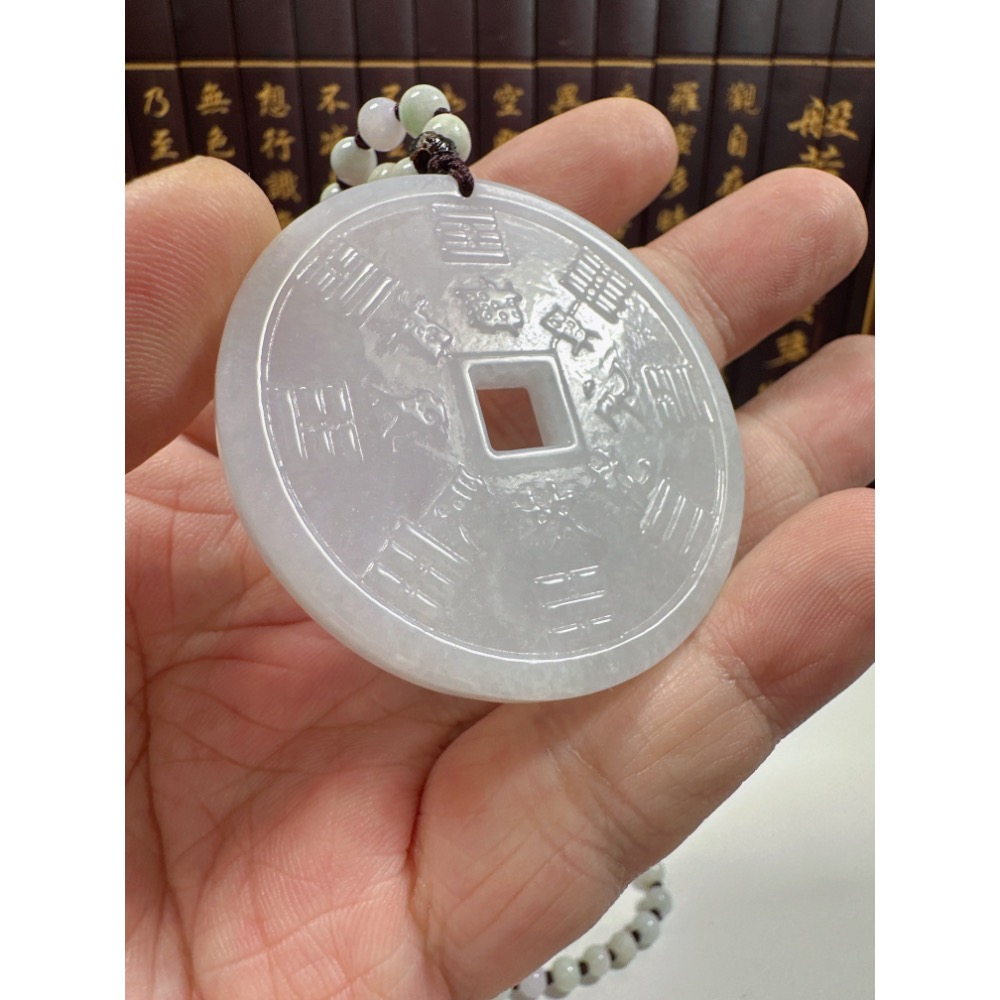 天然翡翠A貨-山鬼花錢雙面雕掛件  商品編號：062303-細節圖8
