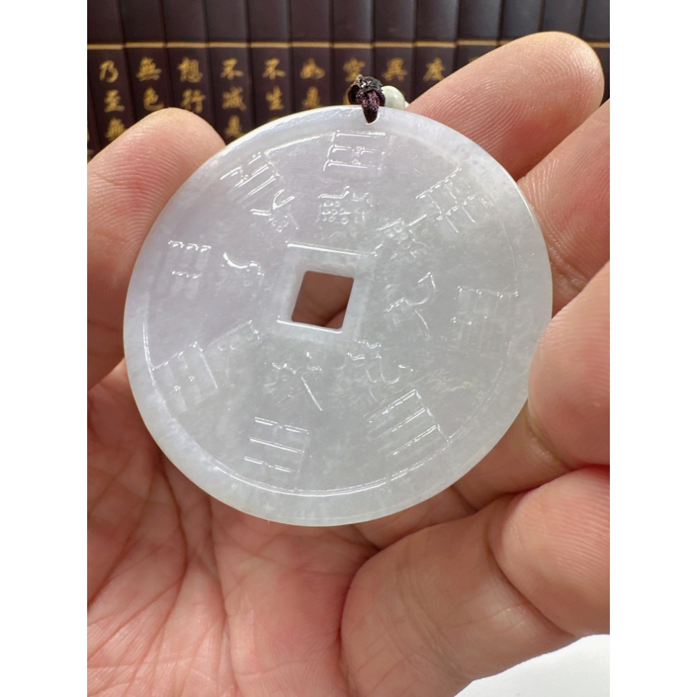 天然翡翠A貨-山鬼花錢雙面雕掛件  商品編號：062303-細節圖9