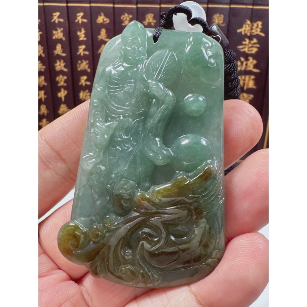 天然翡翠A貨-乘龍濟公活佛立體厚庄掛件 商品編號062703-細節圖2