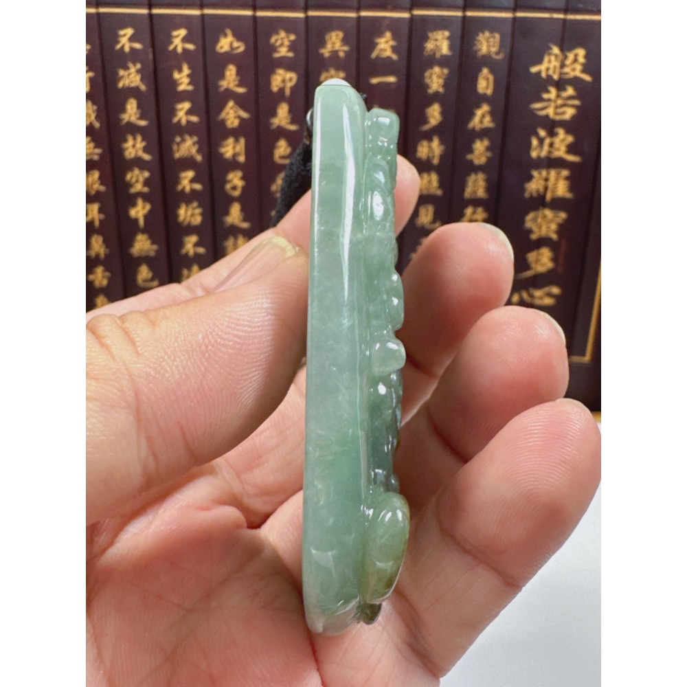天然翡翠A貨-乘龍濟公活佛立體厚庄掛件 商品編號062703-細節圖7