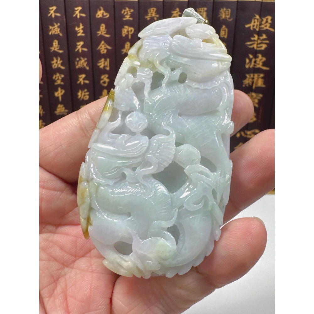 天然翡翠A貨-雙龍護主立體厚庄雕掛件 商品編號：062709-細節圖3