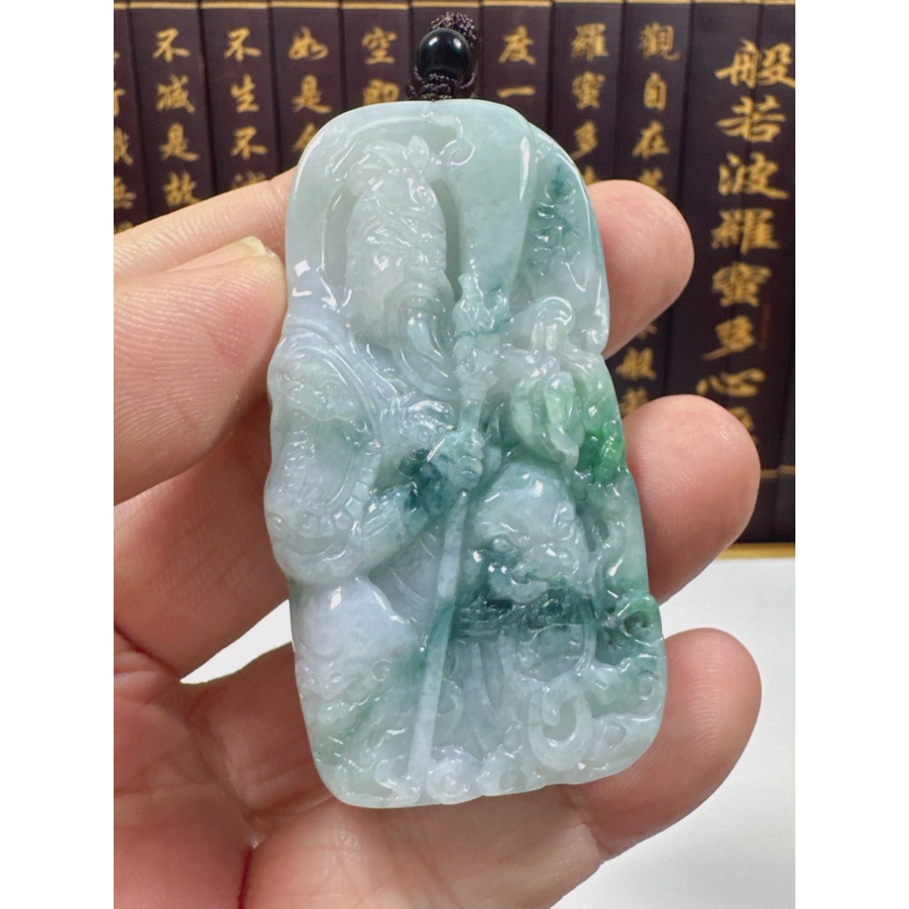 天然翡翠A貨-忠義千秋武財神關聖帝君立體厚庄玉牌掛件 商品編號062803-細節圖3