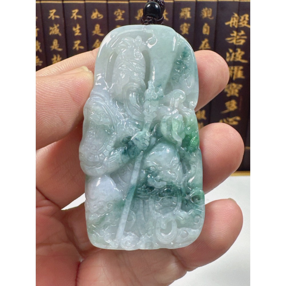 天然翡翠A貨-忠義千秋武財神關聖帝君立體厚庄玉牌掛件 商品編號062803-細節圖4