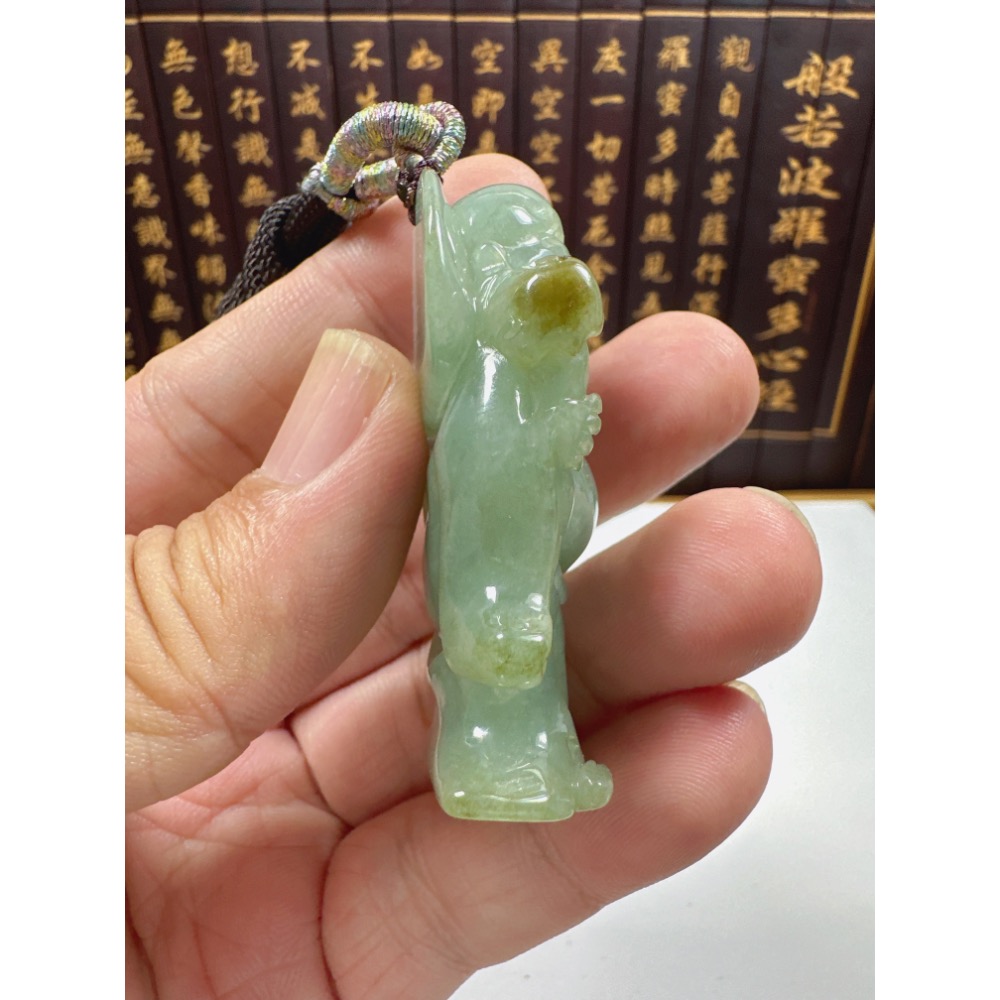 天然翡翠A貨-可愛歡喜彌勒佛立體厚庄掛件，小擺件 商品編號070201-細節圖8
