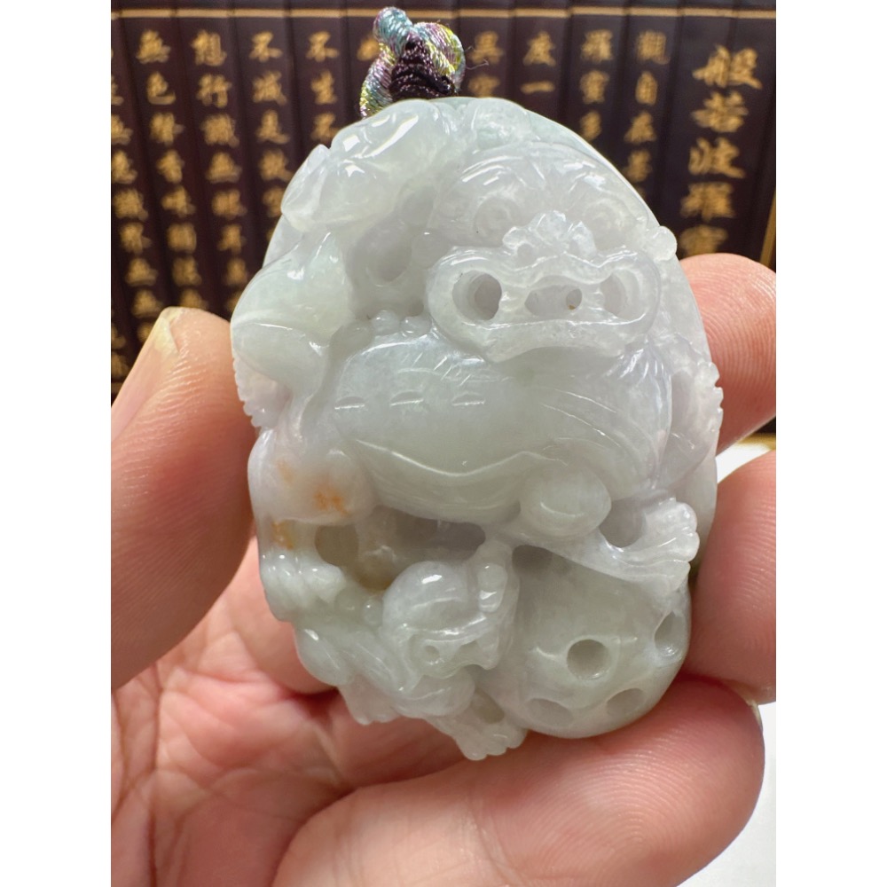 天然翡翠A貨-開運招財進寶母子貔貅立體厚庄掛件 商品編號：070208-細節圖2