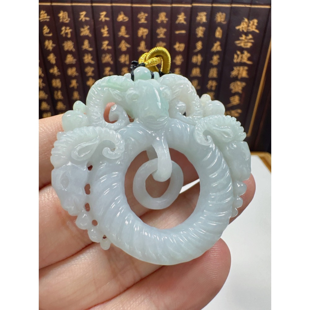 天然翡翠A貨-洋洋得意三陽開泰鐲心厚庄掛件 商品編號070310-細節圖5