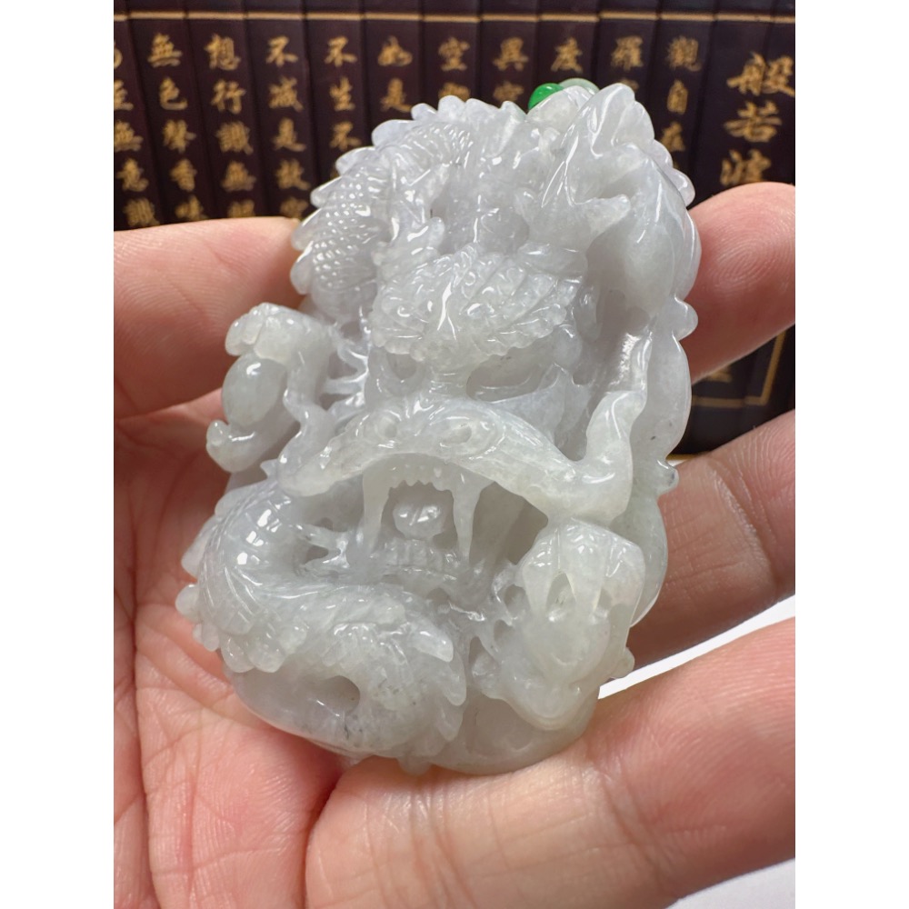 天然翡翠A貨-龍霸天下立體厚庄手工雕掛件 商品編號070401-細節圖2
