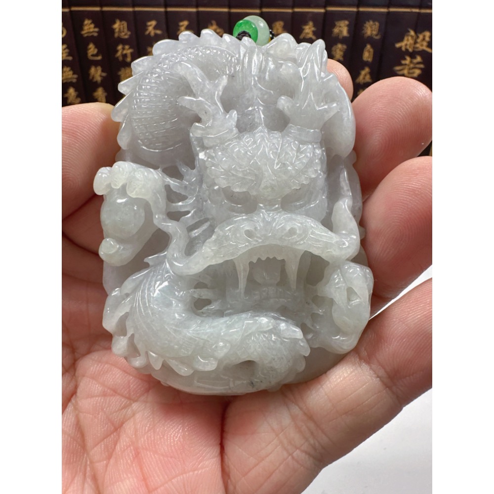 天然翡翠A貨-龍霸天下立體厚庄手工雕掛件 商品編號070401-細節圖6