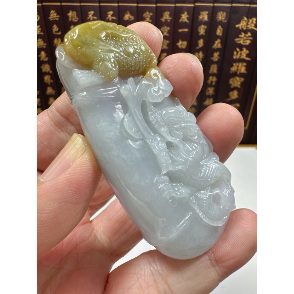天然翡翠A貨-龍霸天下節節高升咬錢三腳蟾蜍立體厚庄手工雕掛件 商品編號070407-細節圖4