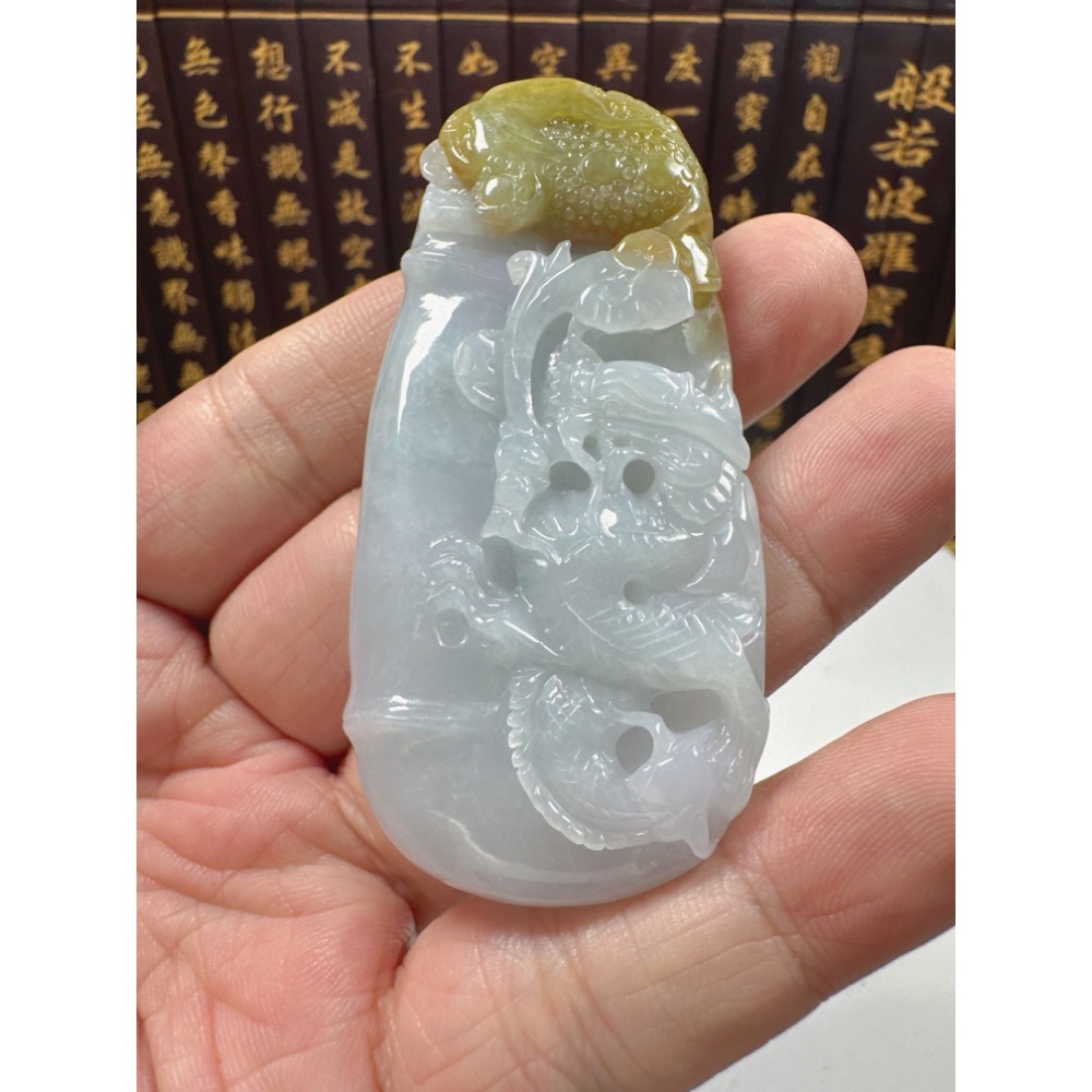 天然翡翠A貨-龍霸天下節節高升咬錢三腳蟾蜍立體厚庄手工雕掛件 商品編號070407-細節圖5
