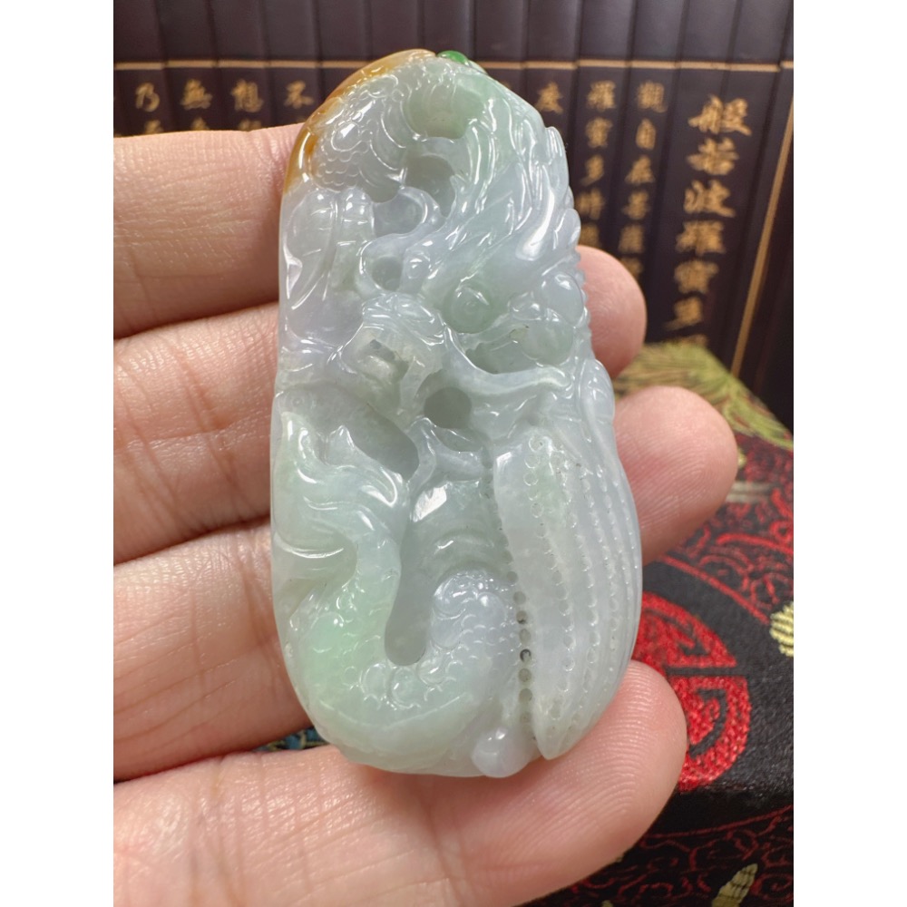 天然翡翠A貨-龍霸天下吉祥福氣富貴臨門立體厚庄掛件 商品編號：070602-細節圖3