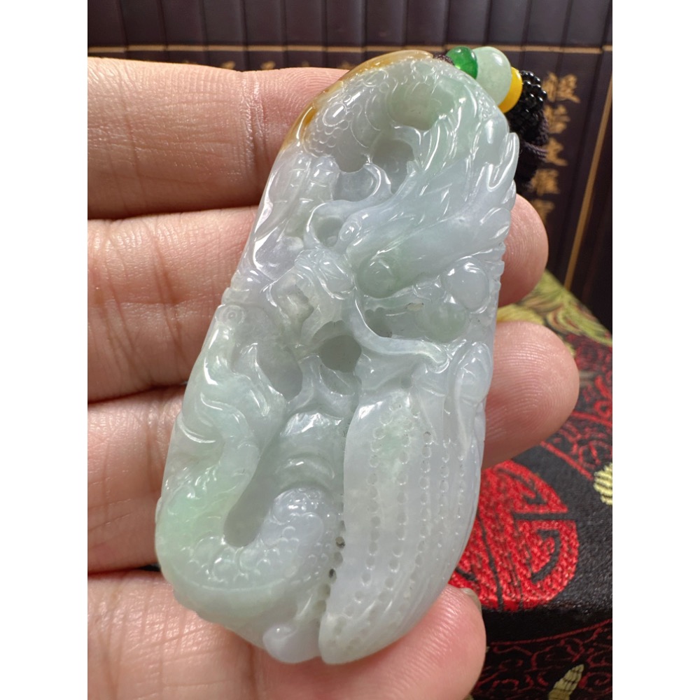 天然翡翠A貨-龍霸天下吉祥福氣富貴臨門立體厚庄掛件 商品編號：070602-細節圖4