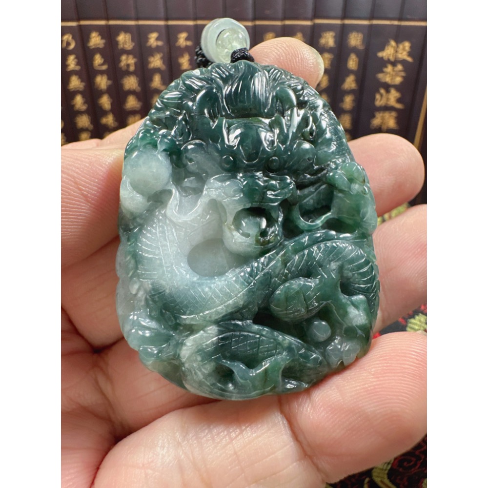 天然翡翠A貨-龍霸天下玉牌掛件 商品編號：070604-細節圖8