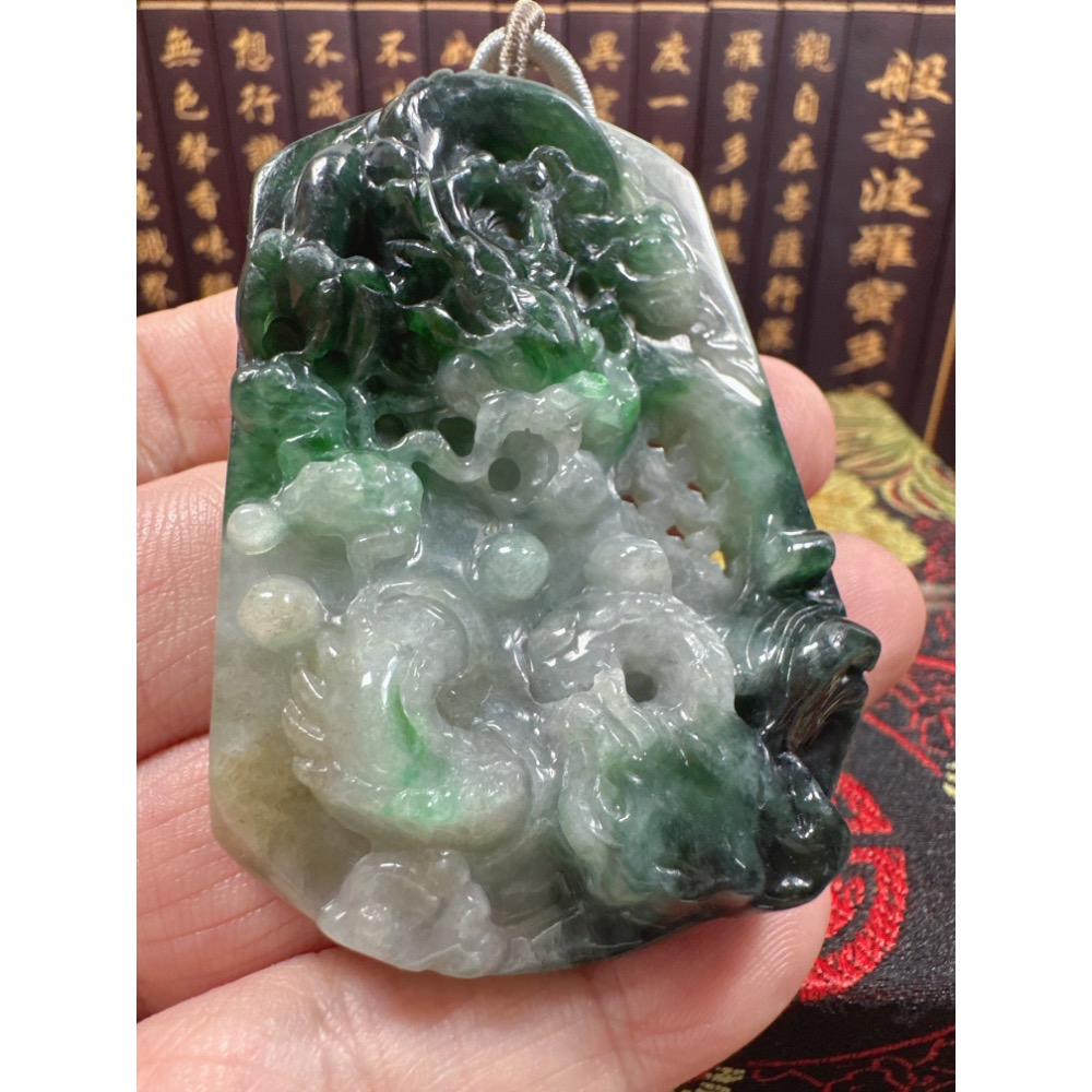 天然翡翠A貨-龍霸天下立體厚庄掛件 商品編號：070607-細節圖3