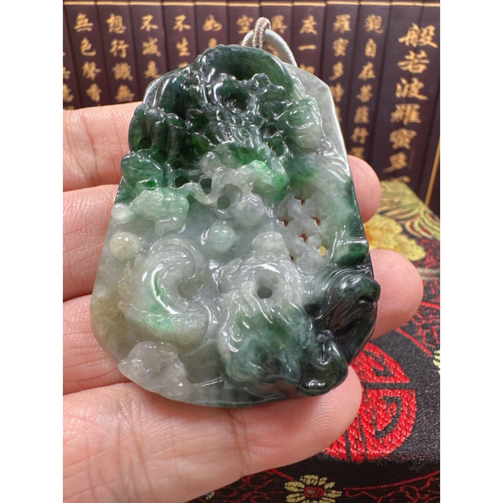 天然翡翠A貨-龍霸天下立體厚庄掛件 商品編號：070607-細節圖6