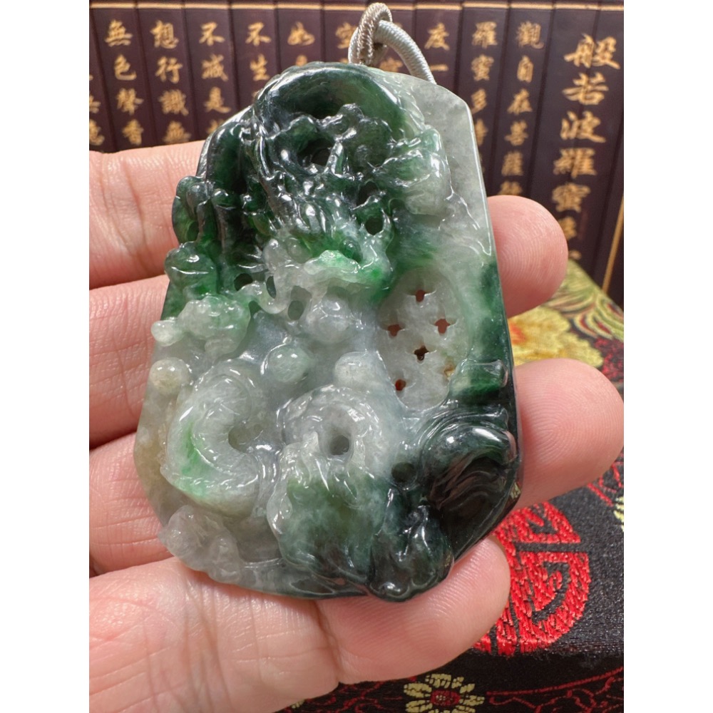 天然翡翠A貨-龍霸天下立體厚庄掛件 商品編號：070607-細節圖7