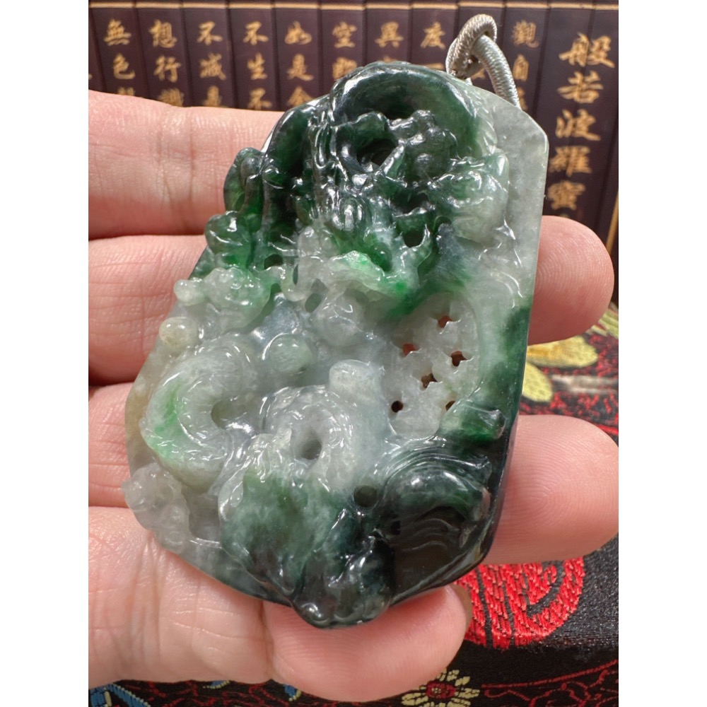 天然翡翠A貨-龍霸天下立體厚庄掛件 商品編號：070607-細節圖8