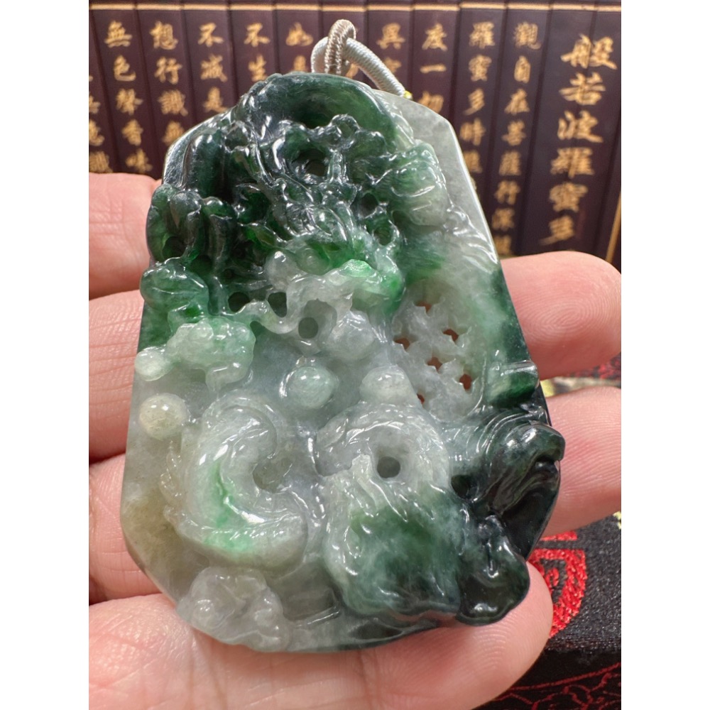 天然翡翠A貨-龍霸天下立體厚庄掛件 商品編號：070607-細節圖9