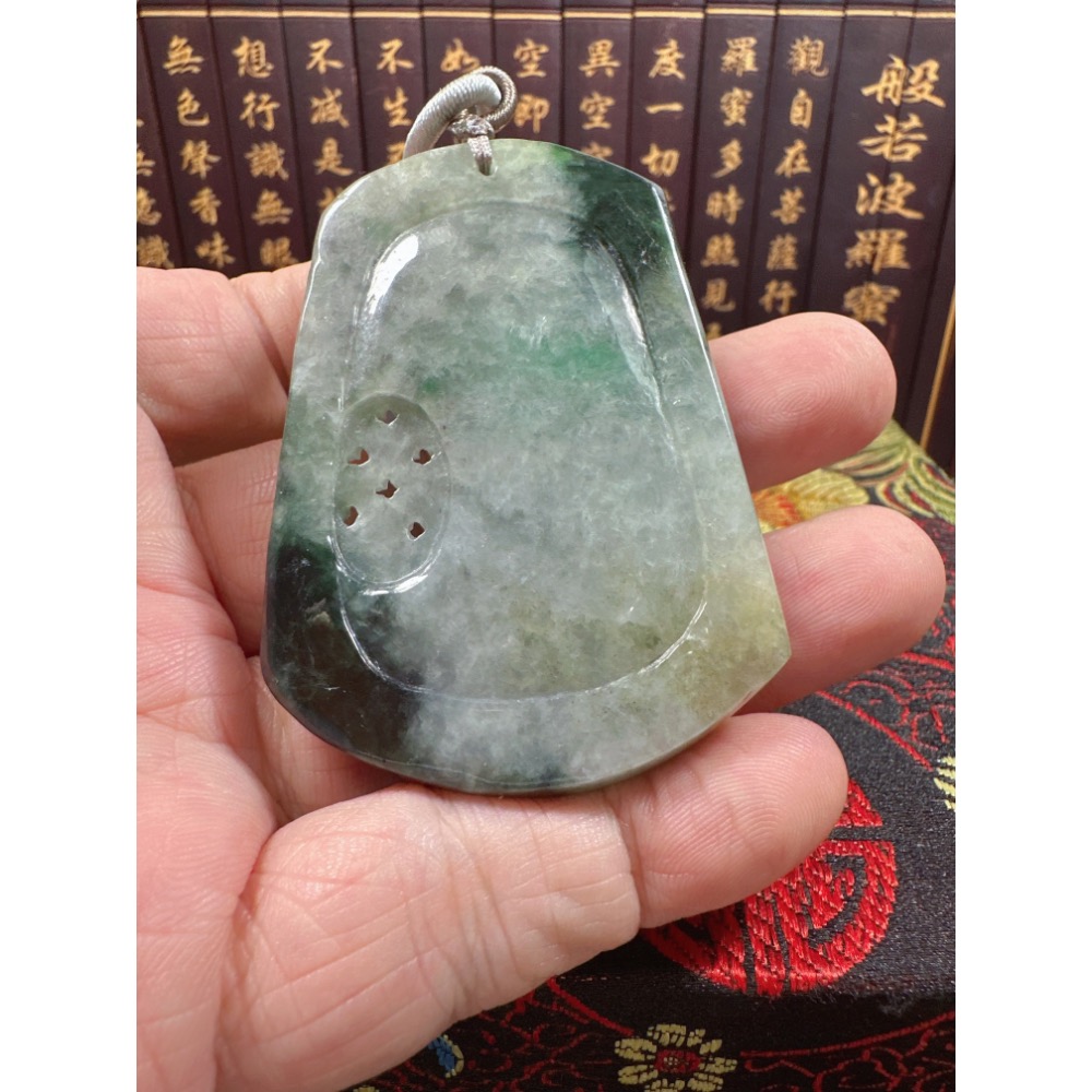 天然翡翠A貨-龍霸天下立體厚庄掛件 商品編號：070607-細節圖11