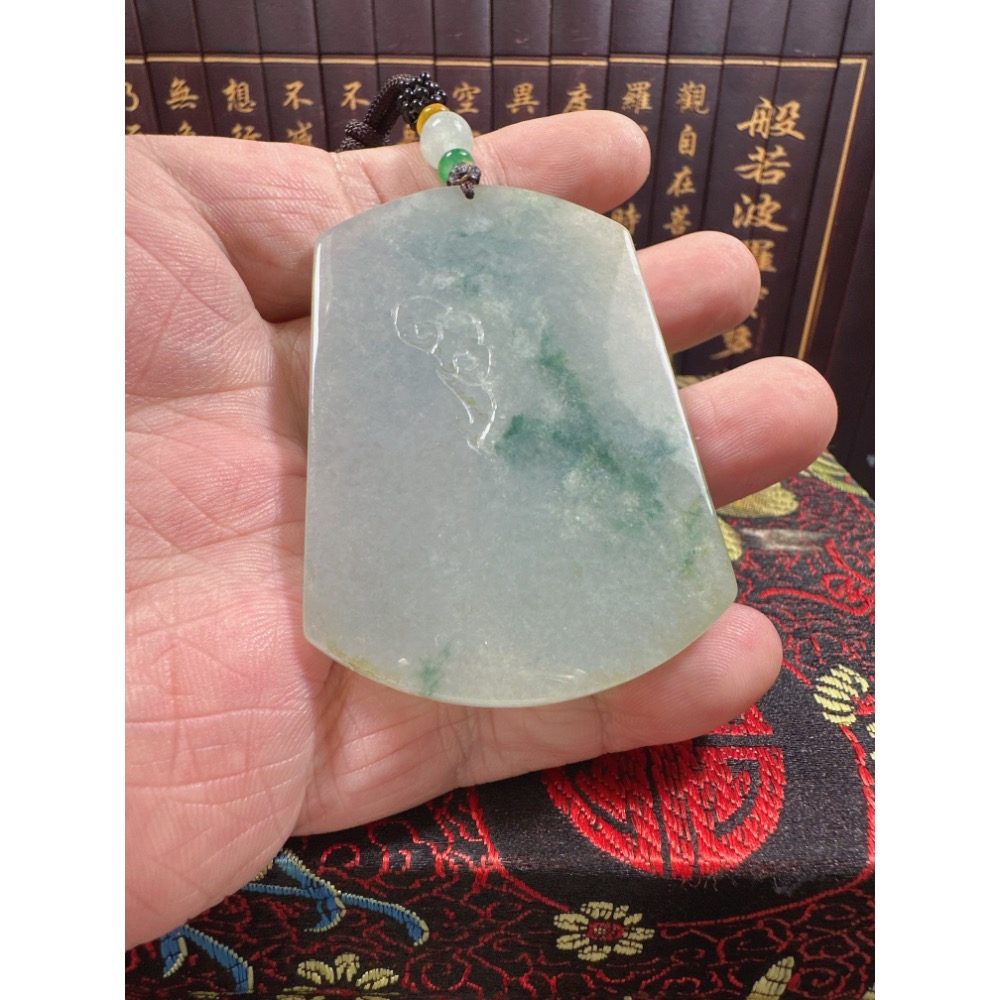天然翡翠A貨-龍霸天下府上有龍立體厚庄掛件 商品編號：070610-細節圖10