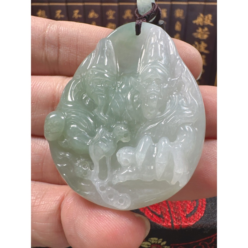 天然翡翠A貨-黑白無常立體厚庄掛件 商品編號：070707-細節圖2