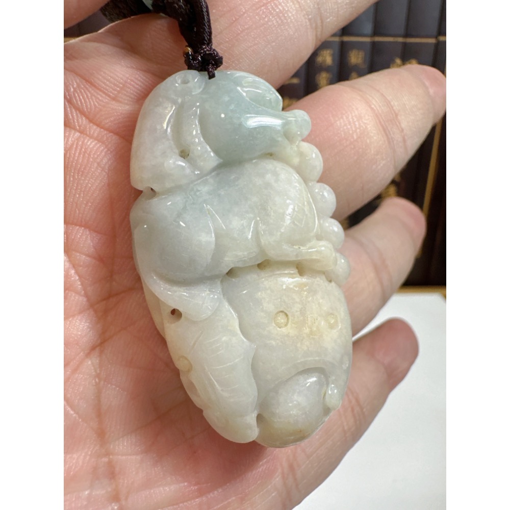 天然翡翠A貨-招財貔貅發財如意雙面雕厚庄掛件 商品編號070806-細節圖8