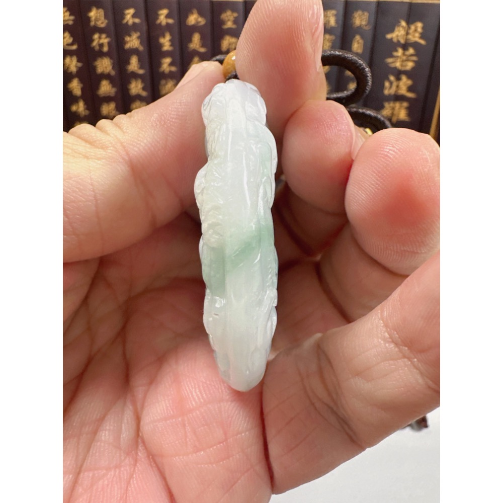天然翡翠A貨-九龍觀音立體雙面雕鐲心厚庄掛件 商品編號：071301-細節圖6