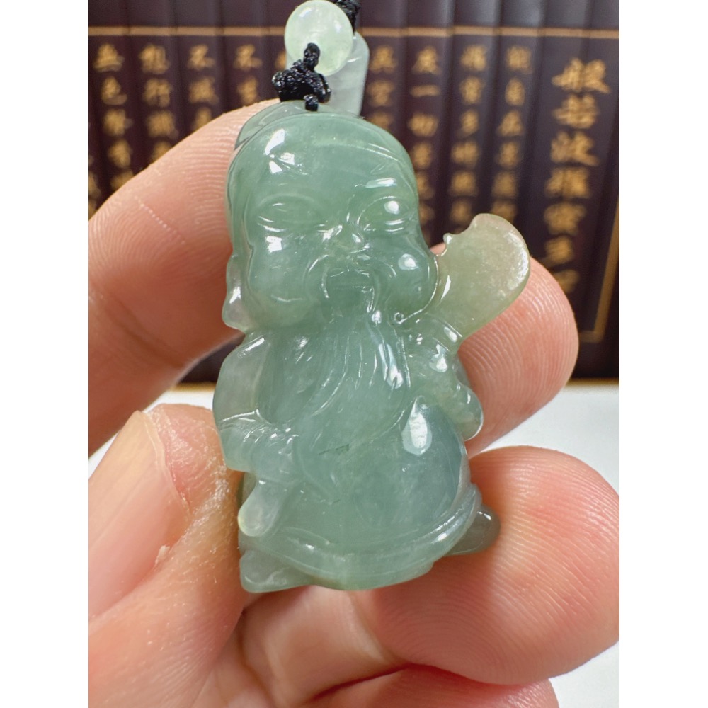 天然翡翠A貨-可愛關聖帝君立體厚庄掛件、小擺件 商品編號071502-細節圖2