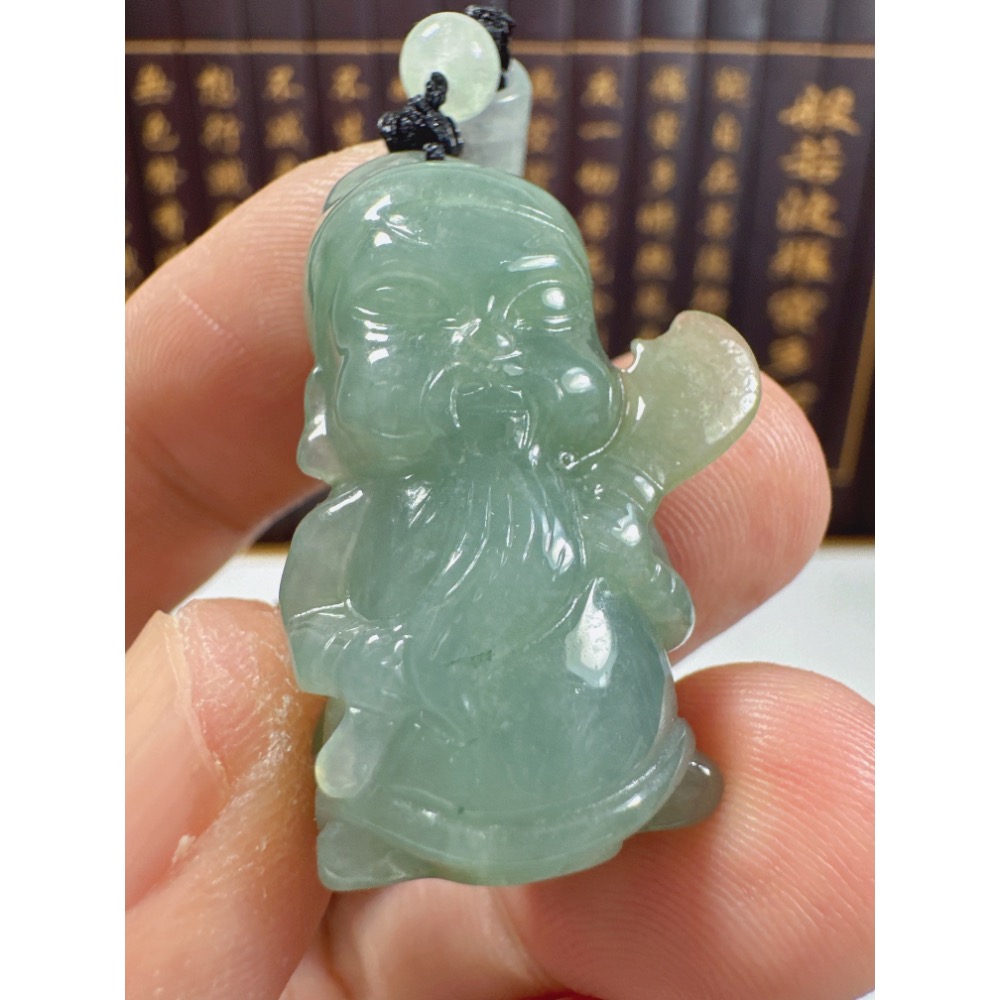 天然翡翠A貨-可愛關聖帝君立體厚庄掛件、小擺件 商品編號071502-細節圖4