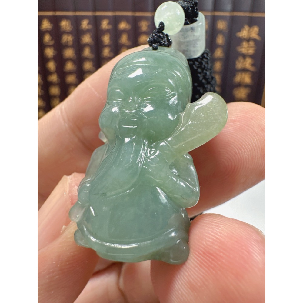 天然翡翠A貨-可愛關聖帝君立體厚庄掛件、小擺件 商品編號071502-細節圖5