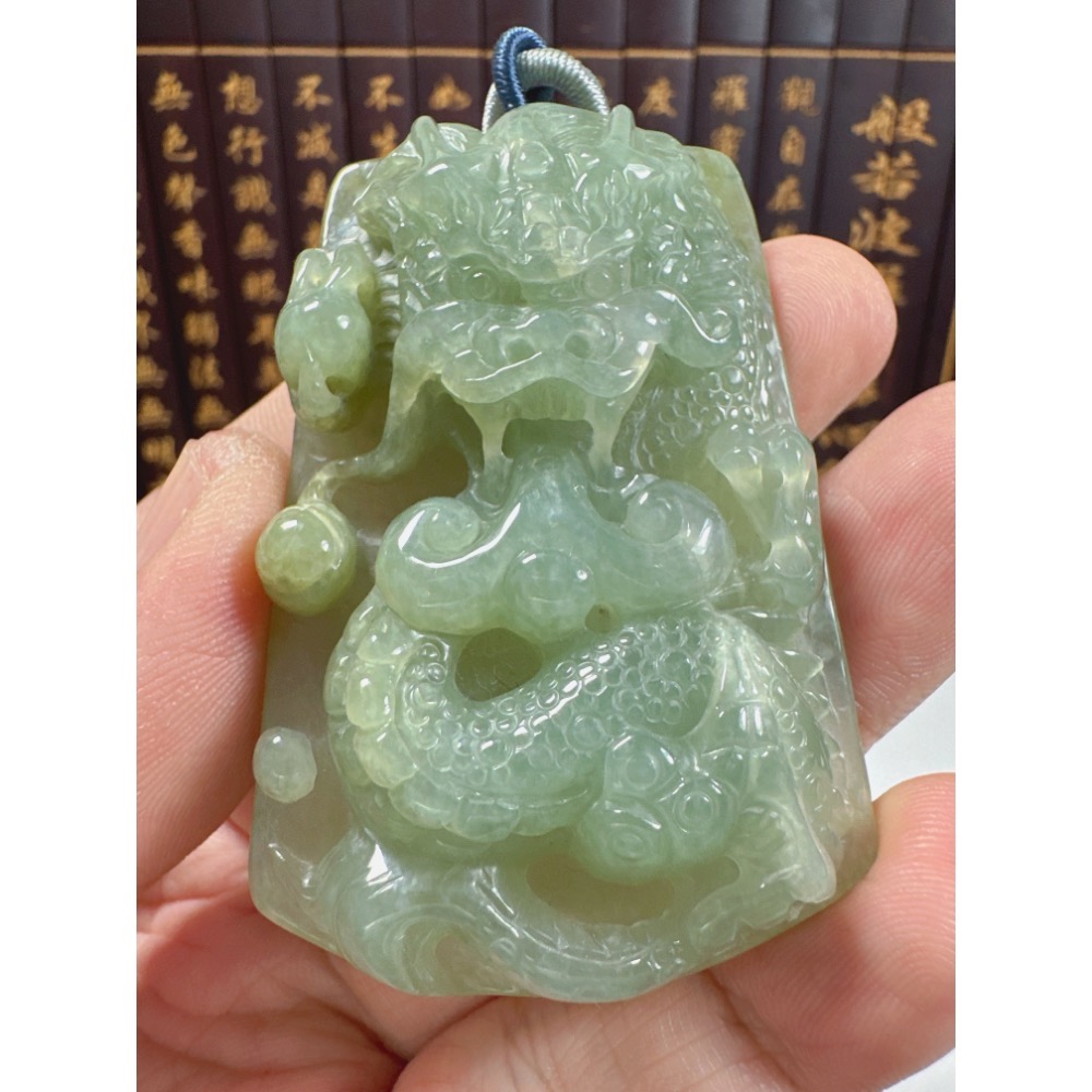 天然翡翠A貨-龍霸天下神龍護主玉牌掛件 商品編號：071507-細節圖8