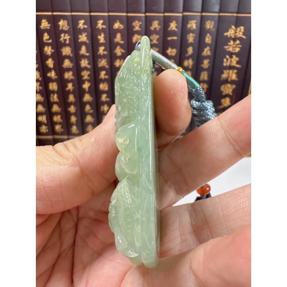 天然翡翠A貨-龍霸天下神龍護主玉牌掛件 商品編號：071507-細節圖9