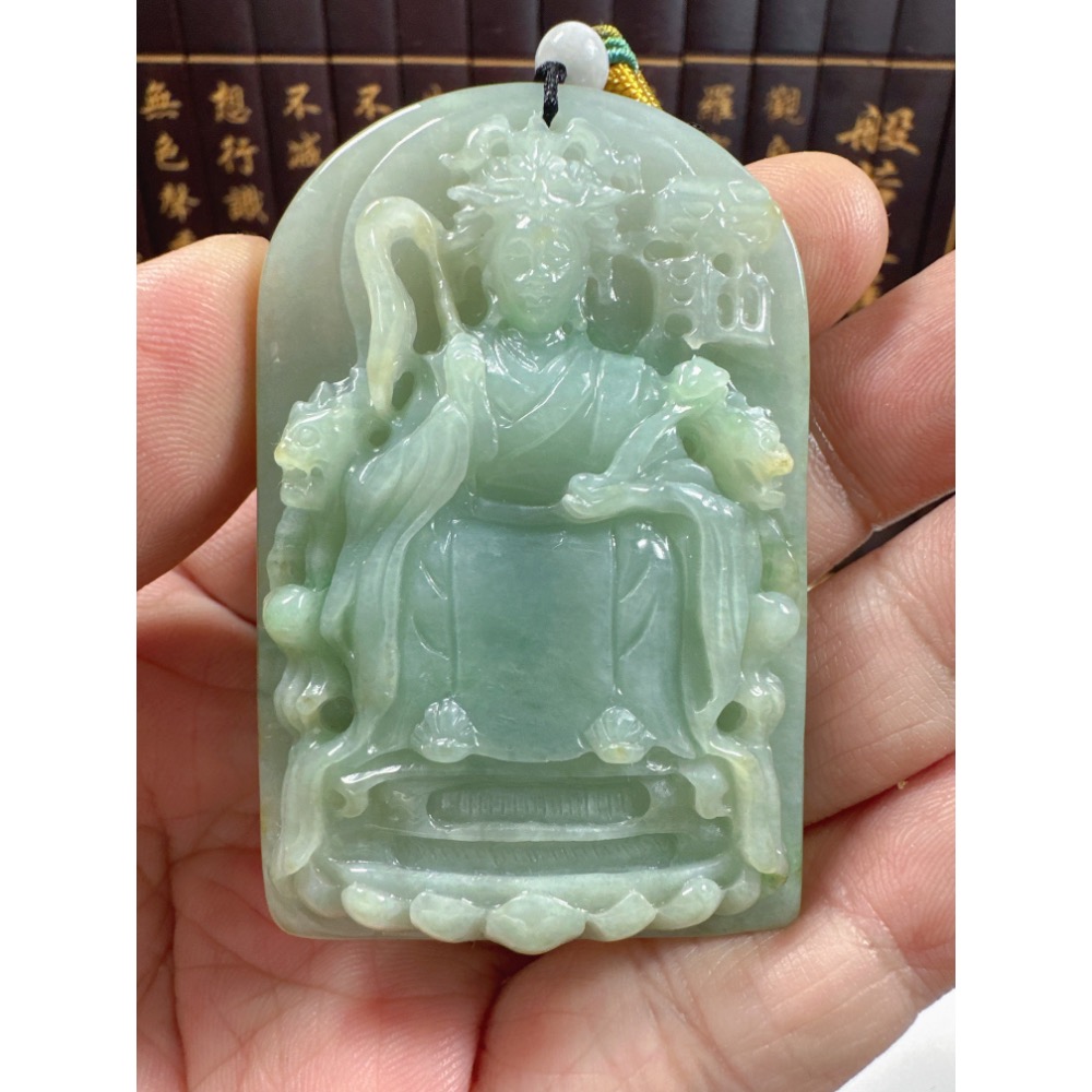 天然翡翠A貨-九天玄女立體厚庄玉牌掛件商品編號071801 - 遇見永恆國際