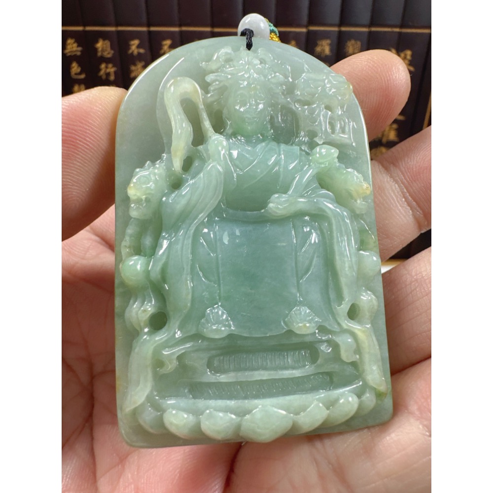 天然翡翠A貨-九天玄女立體厚庄玉牌掛件商品編號071801 - 遇見永恆國際