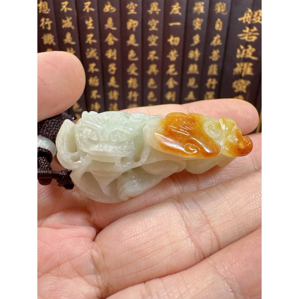 天然翡翠A貨-開運招財霸王貔貅發財如意立體厚庄掛件、小擺件 商品編號：072004-細節圖2